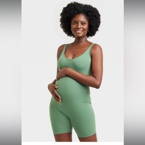 Sleeveless maternity bodysuit